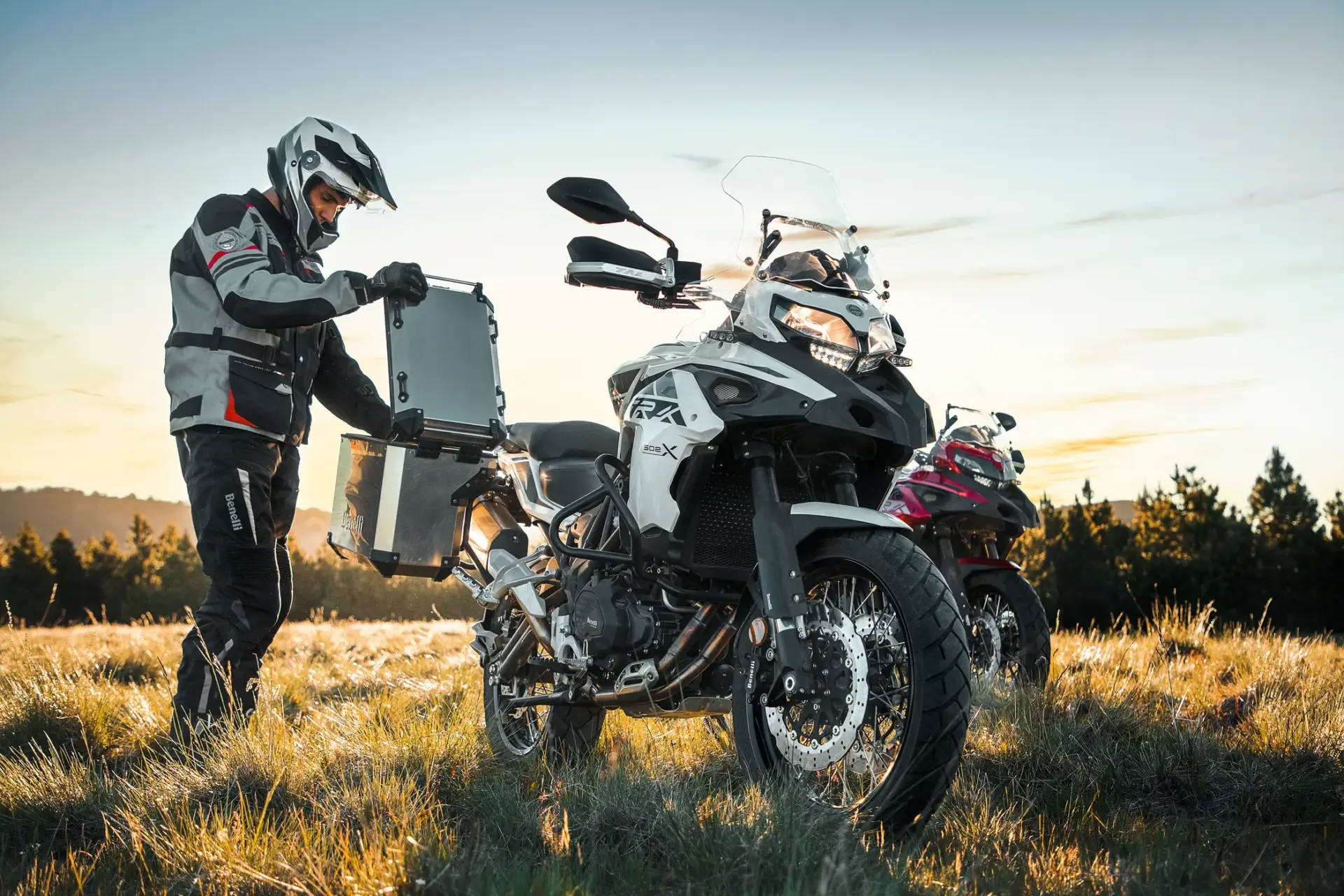 Benelli TRK 502 X side panels