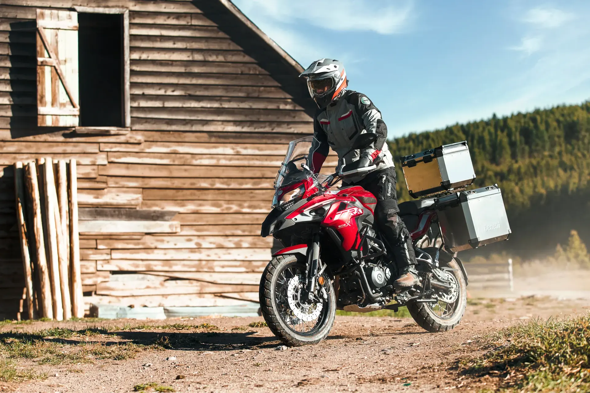 Benelli TRK 502X red color