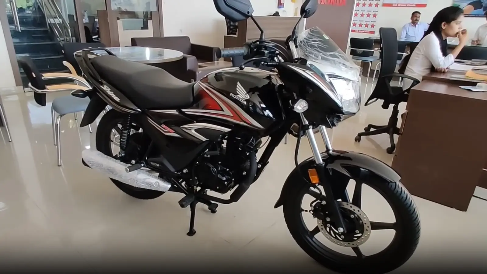 Honda Shine 125 Pearl Igneous Black