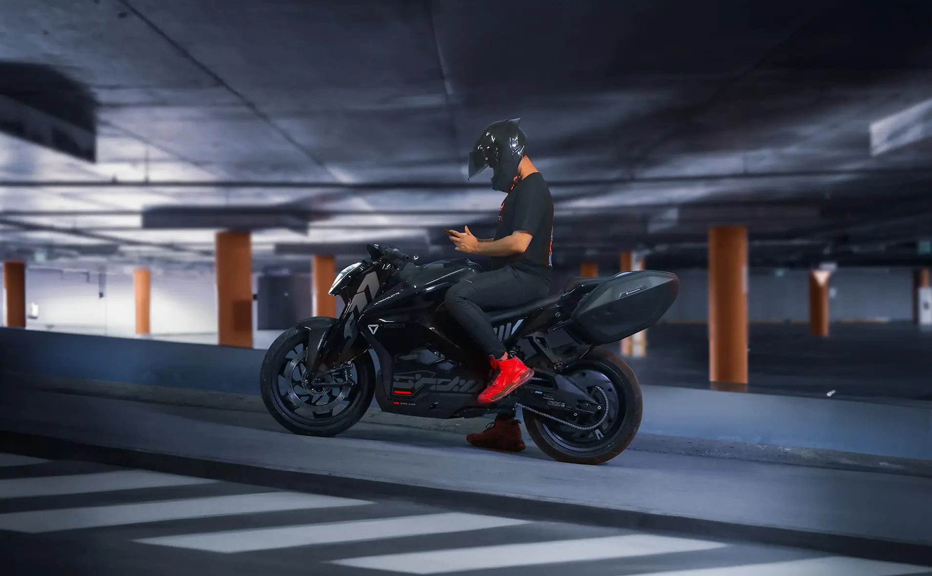 Ultraviolette F77 Hill Hold