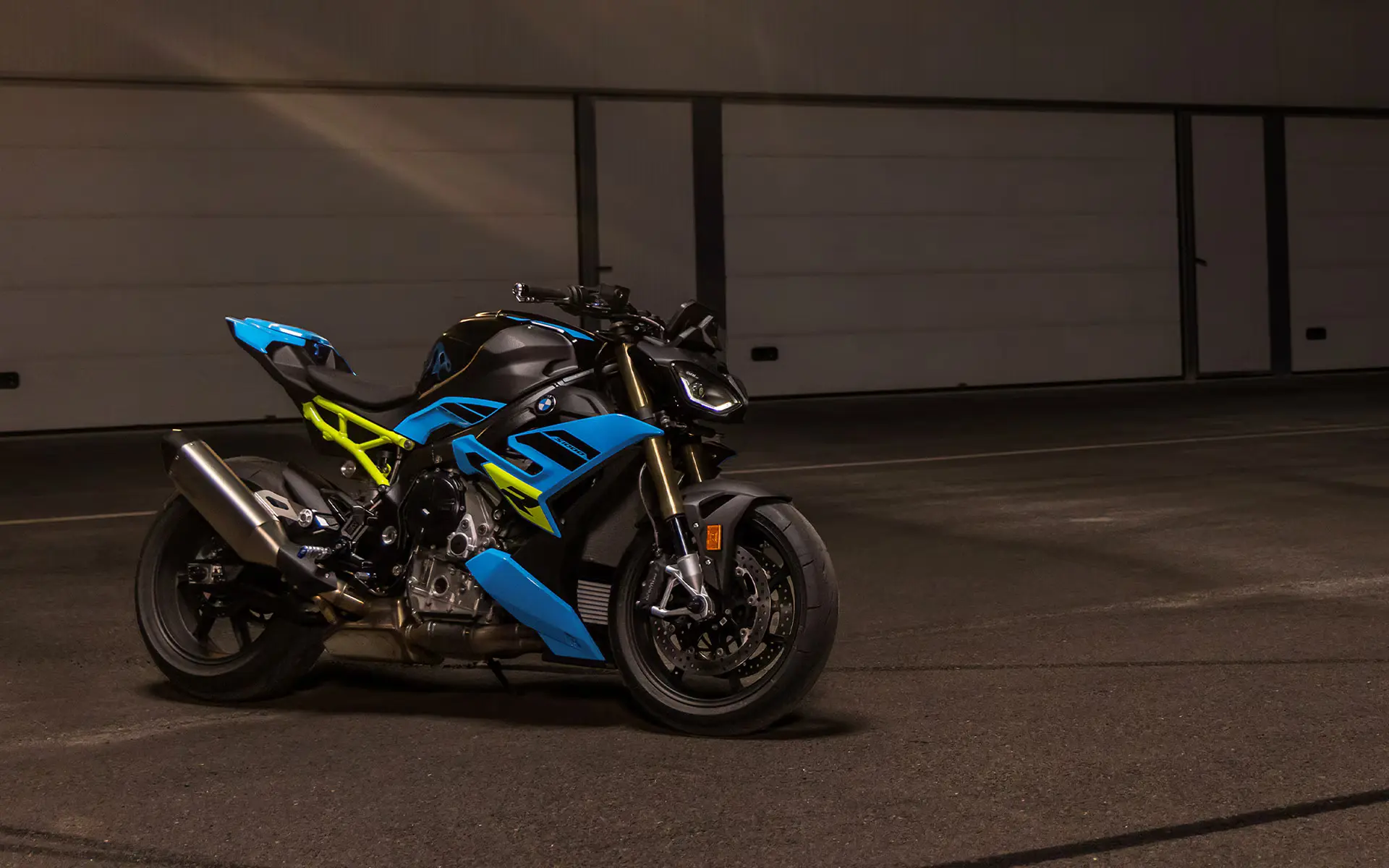 BMW S1000R Overview