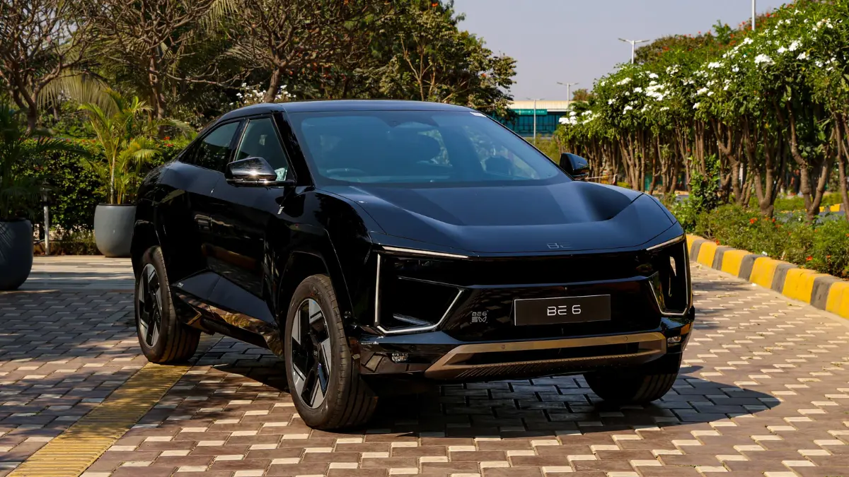 Mahindra Hits 5.81 Lakh Sales In