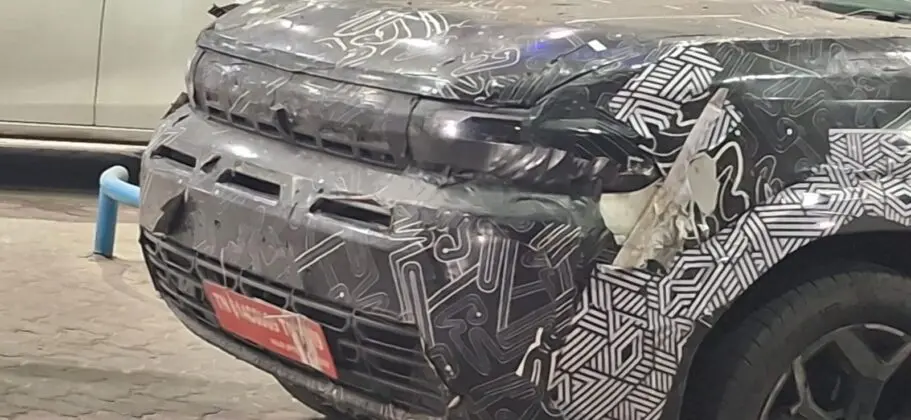 New Gen Renault Duster Spied front