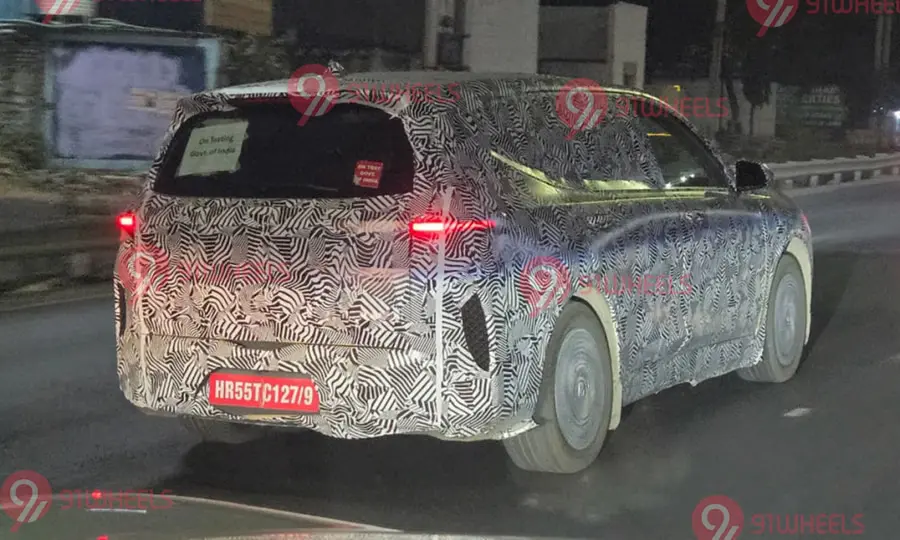 Vinfast Limo Green Spied