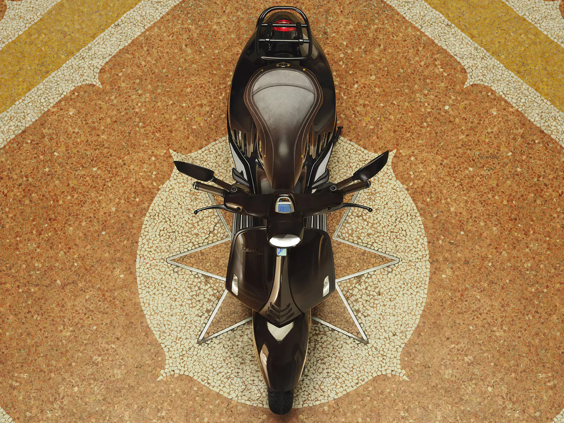 EH Vespa 946 Horse