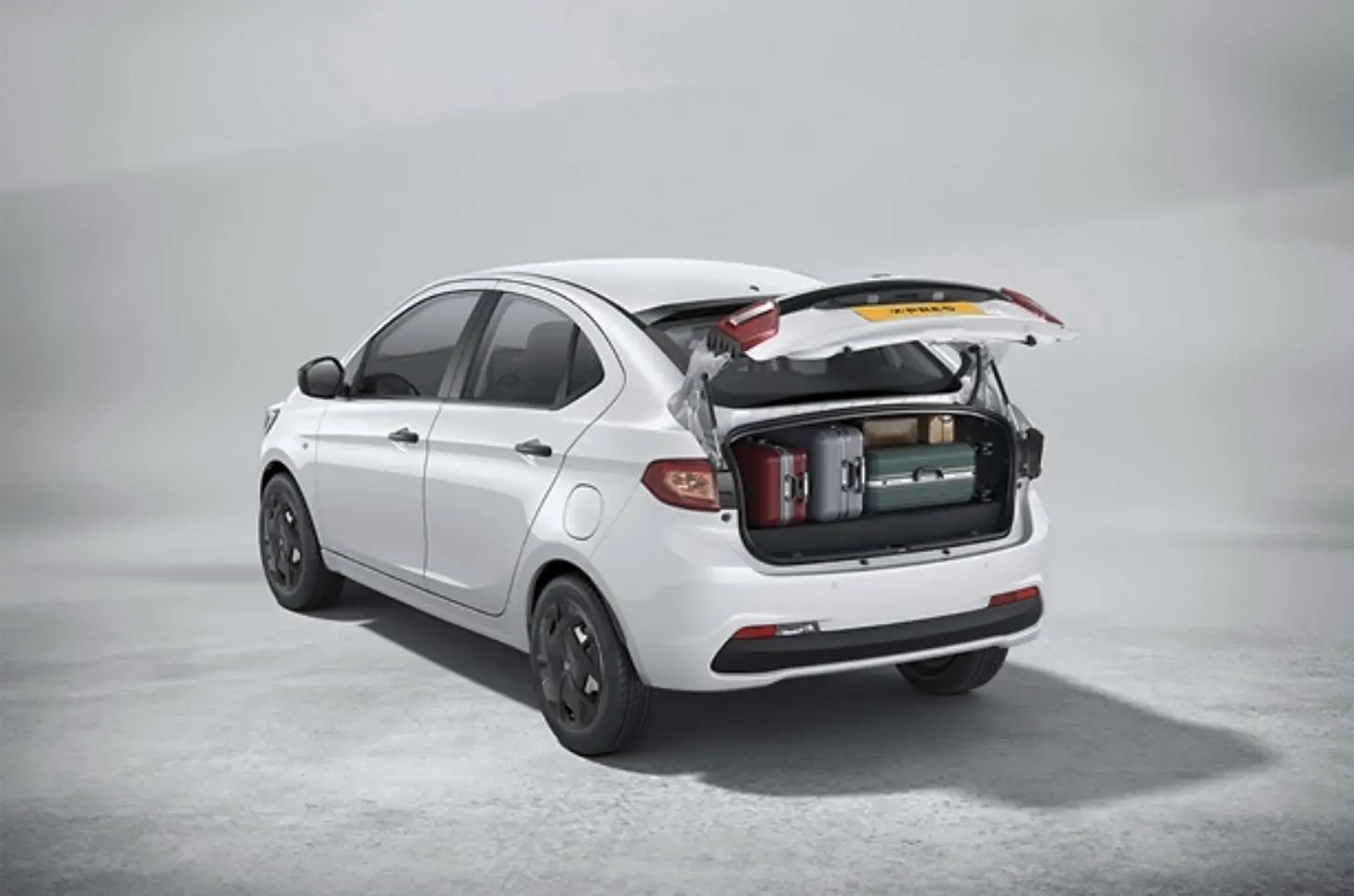 Fleet Only Xpres Petrol and CNG rear with bootspace