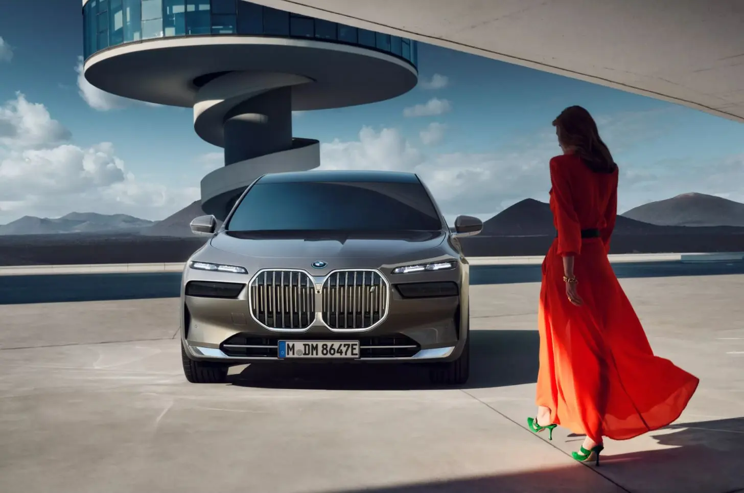 Bmw i7 best selling luxury sedan india 1000 sales