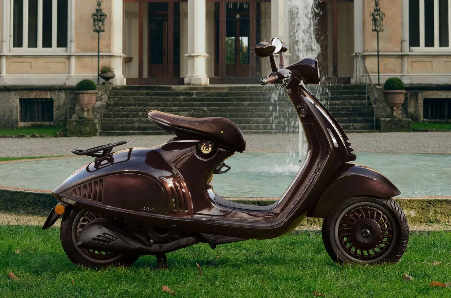Vespa 946 horse edition unveiled limited run