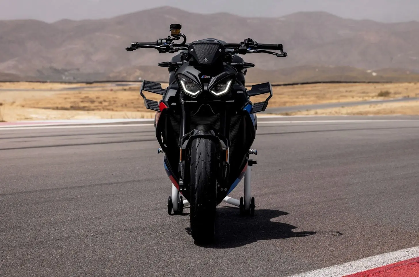 2026 BMW M 1000 R