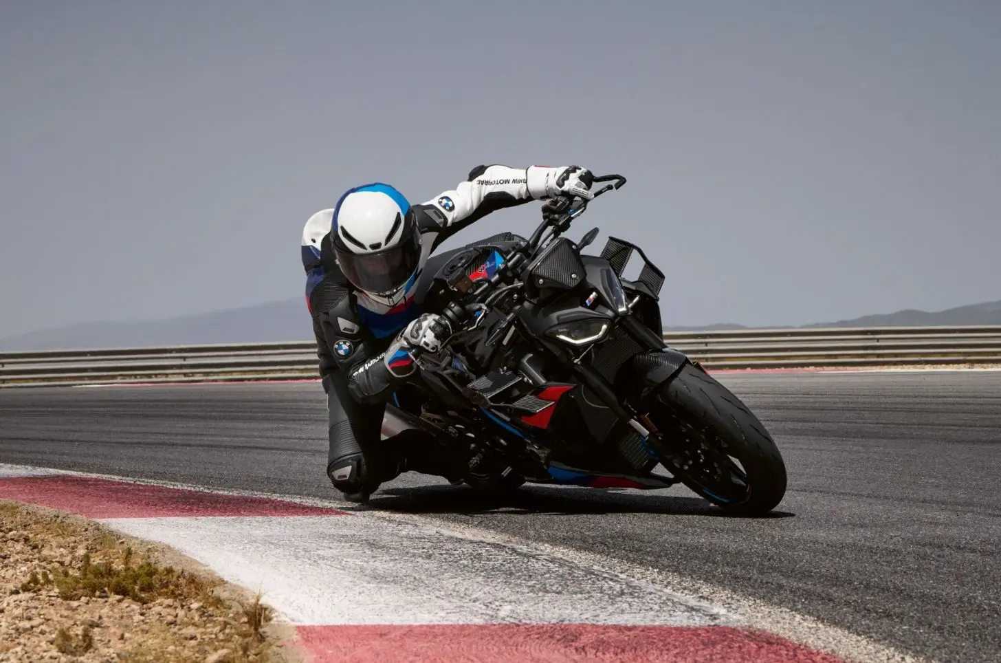 BMW M 1000 R on track
