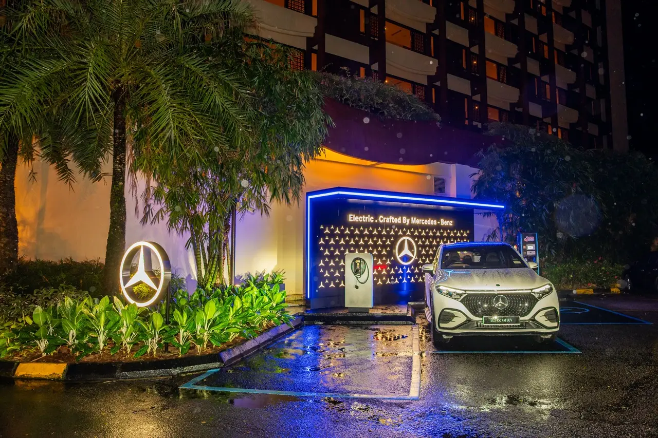 PISTON.MMercedes Benz charging station
