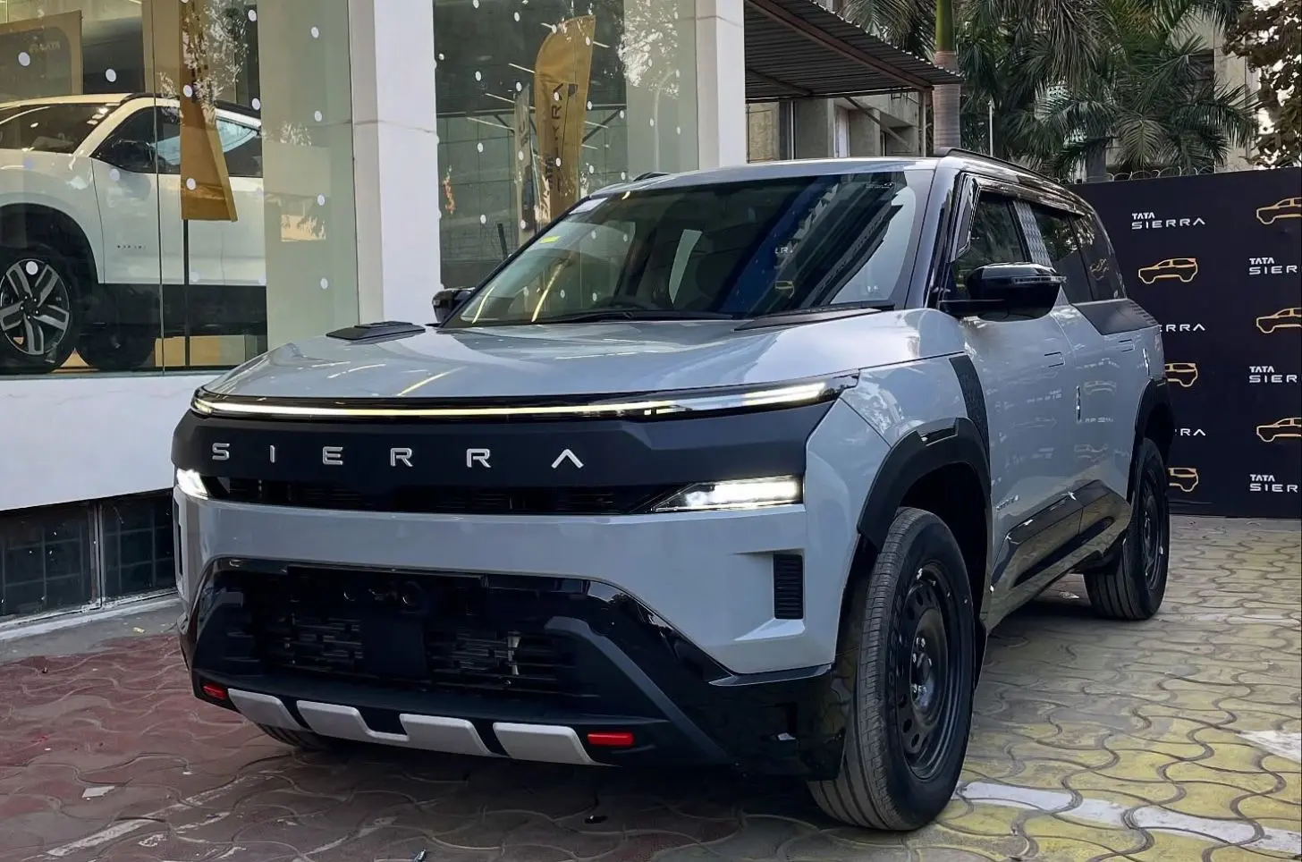Tata Sierra Demand Crosses 1 Lakh Bookings
