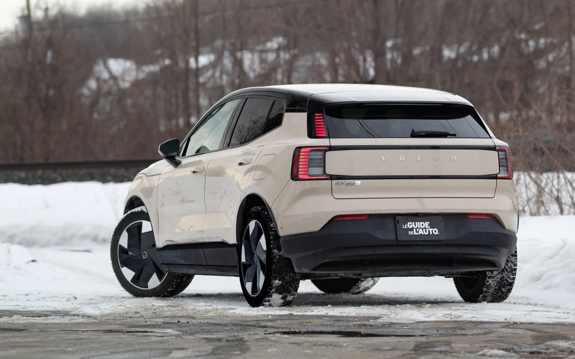 Volvo small electric SUV