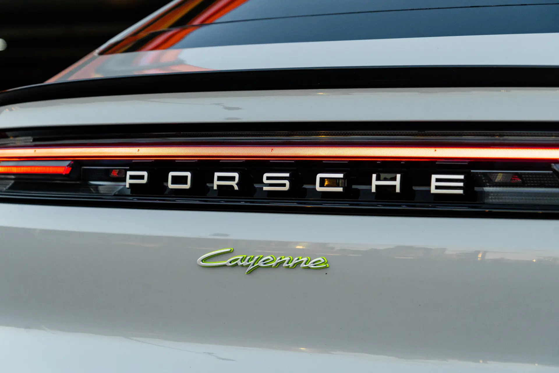 Porsche cayenne e hybrid coupe