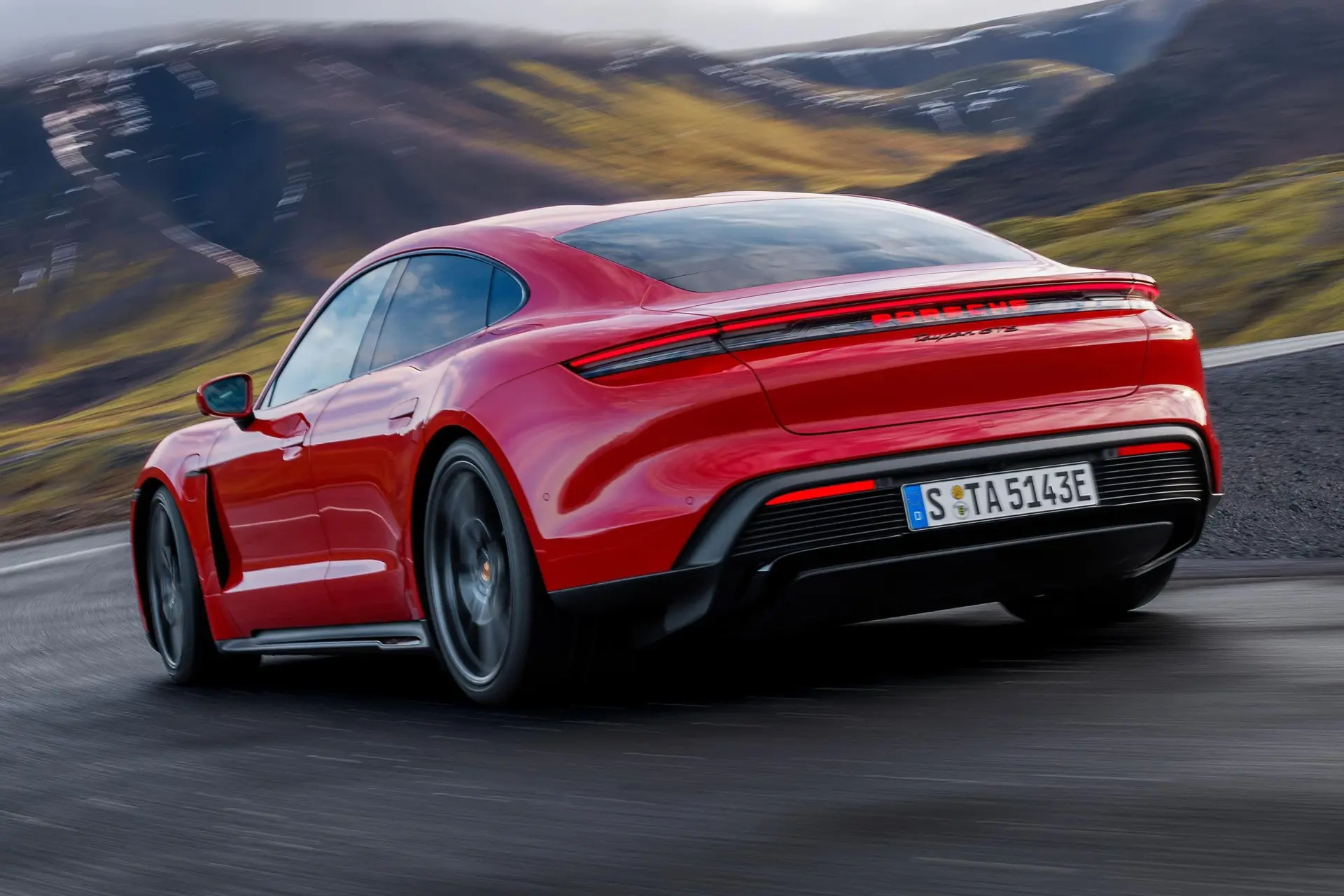Porsche taycan gts