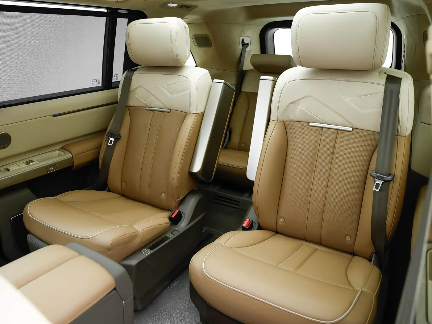Freelander 8 second row captain seats